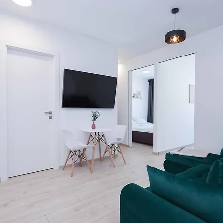 Nesto- Brand New With Free Parking! * Bratislava