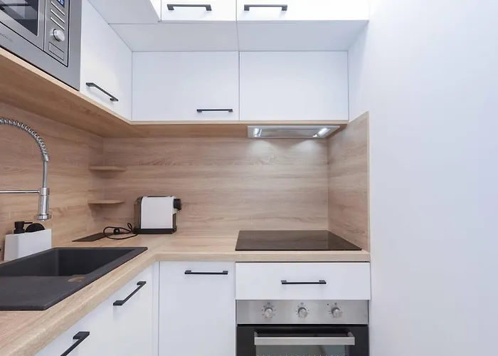 Nesto- Brand New With Free Parking! Apartmán