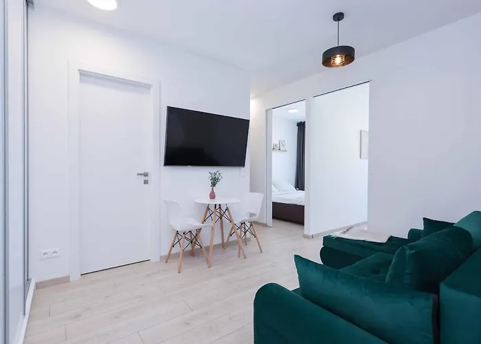 Nesto- Brand New With Free Parking! * Bratislava