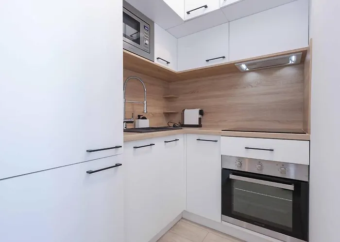 Nesto- Brand New With Free Parking! * Bratislava