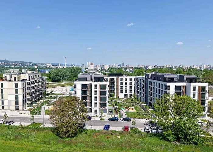 Lägenhet Nesto- Brand New With Free Parking!