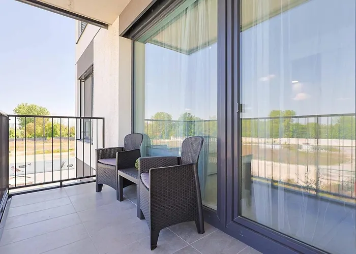 Nesto- Brand New With Free Parking! Bratislava