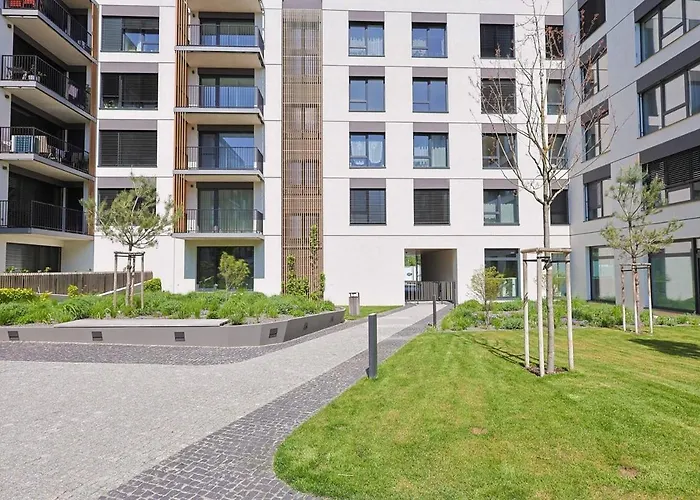 Nesto- Brand New With Free Parking! Lägenhet *