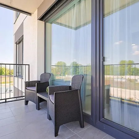 Nesto- Brand New With Free Parking! ブラチスラヴァ