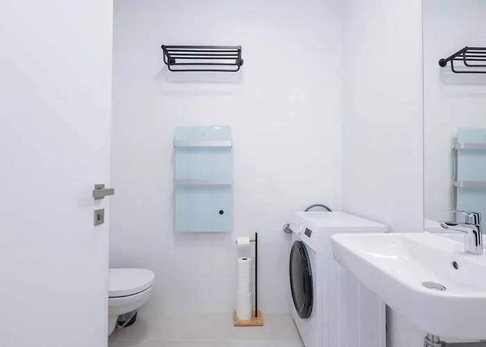 Appartamento Nesto- Brand New With Free Parking! *