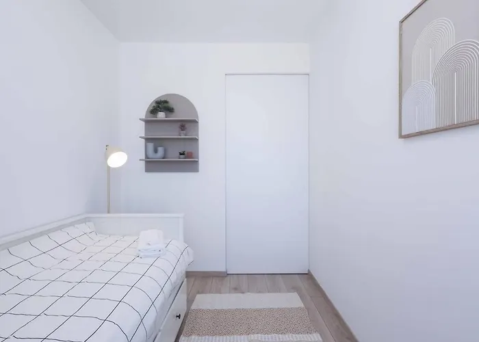 Appartamento Nesto- Brand New With Free Parking!