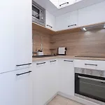 Nesto- Brand New With Free Parking! * Bratysława